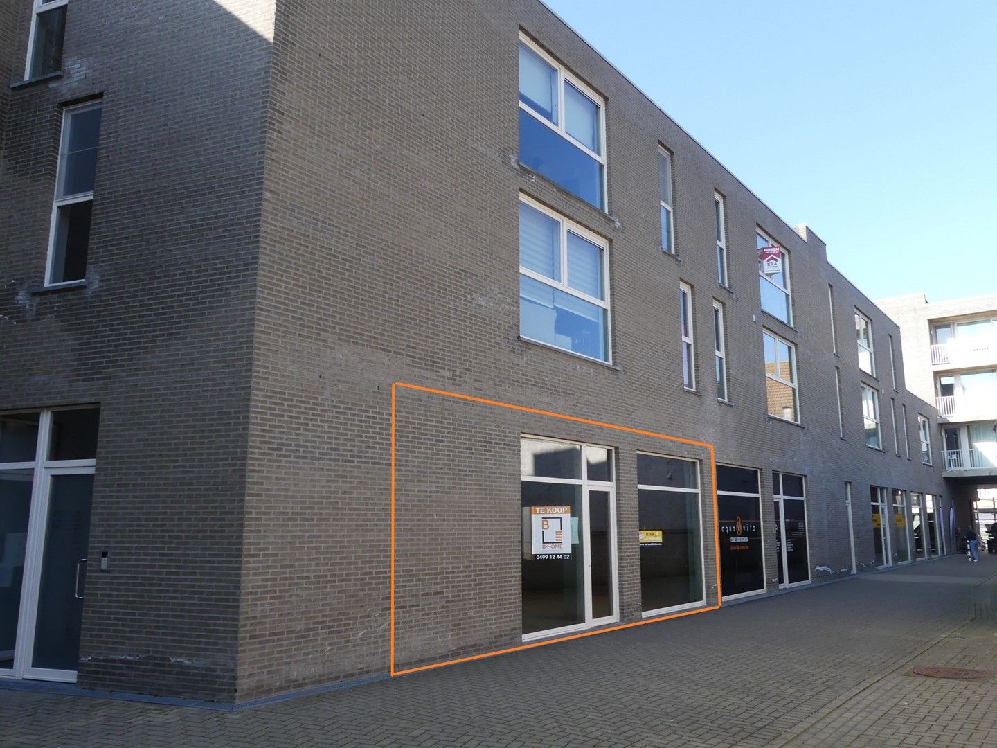 Handelsgelijkvloers 187 m² met terras 32 m² - centrale ligging - nabij de Grote Markt foto {{pictureIndex}}