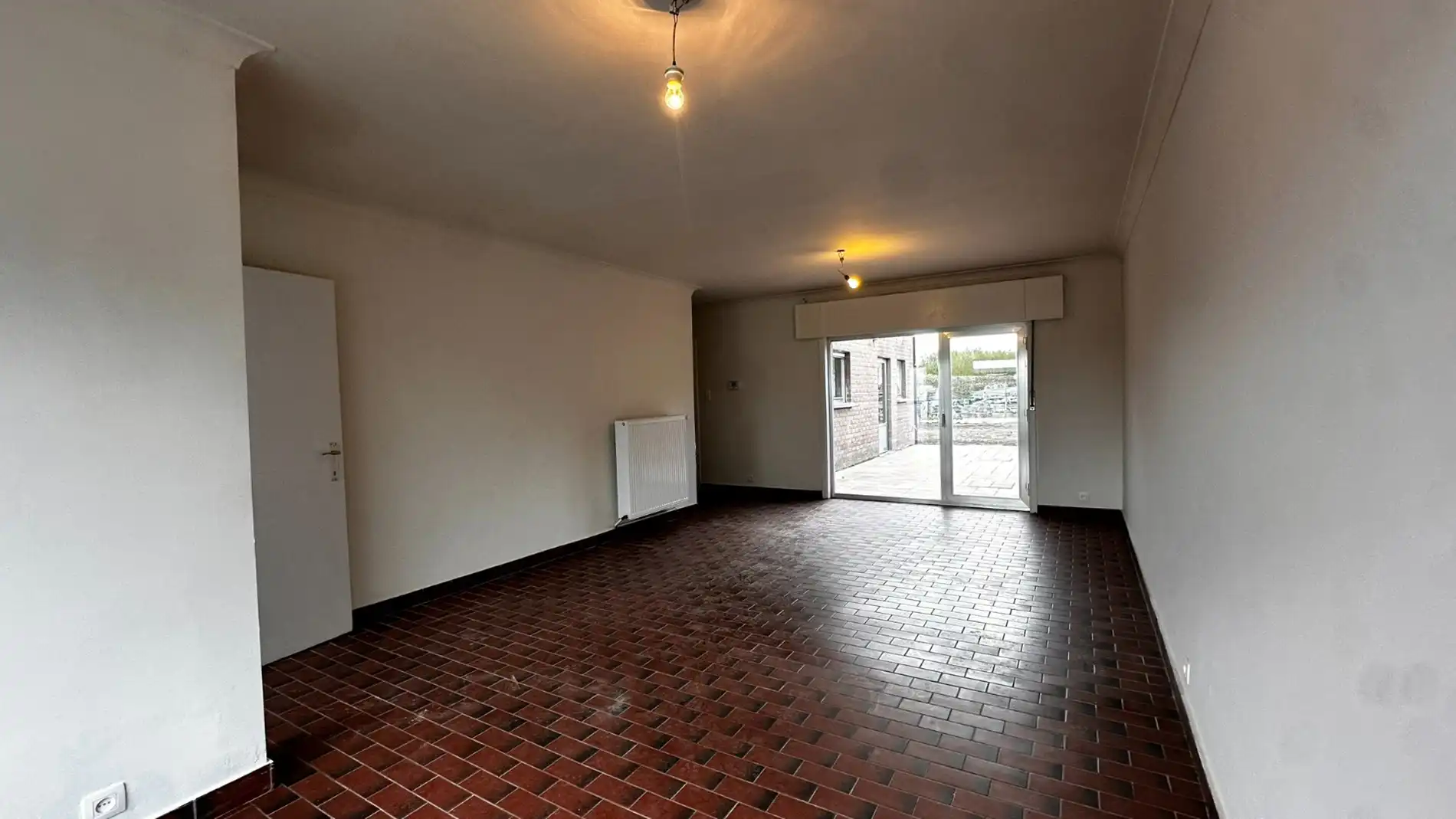 Gerenoveerde rijwoning te huur in Zele foto 3