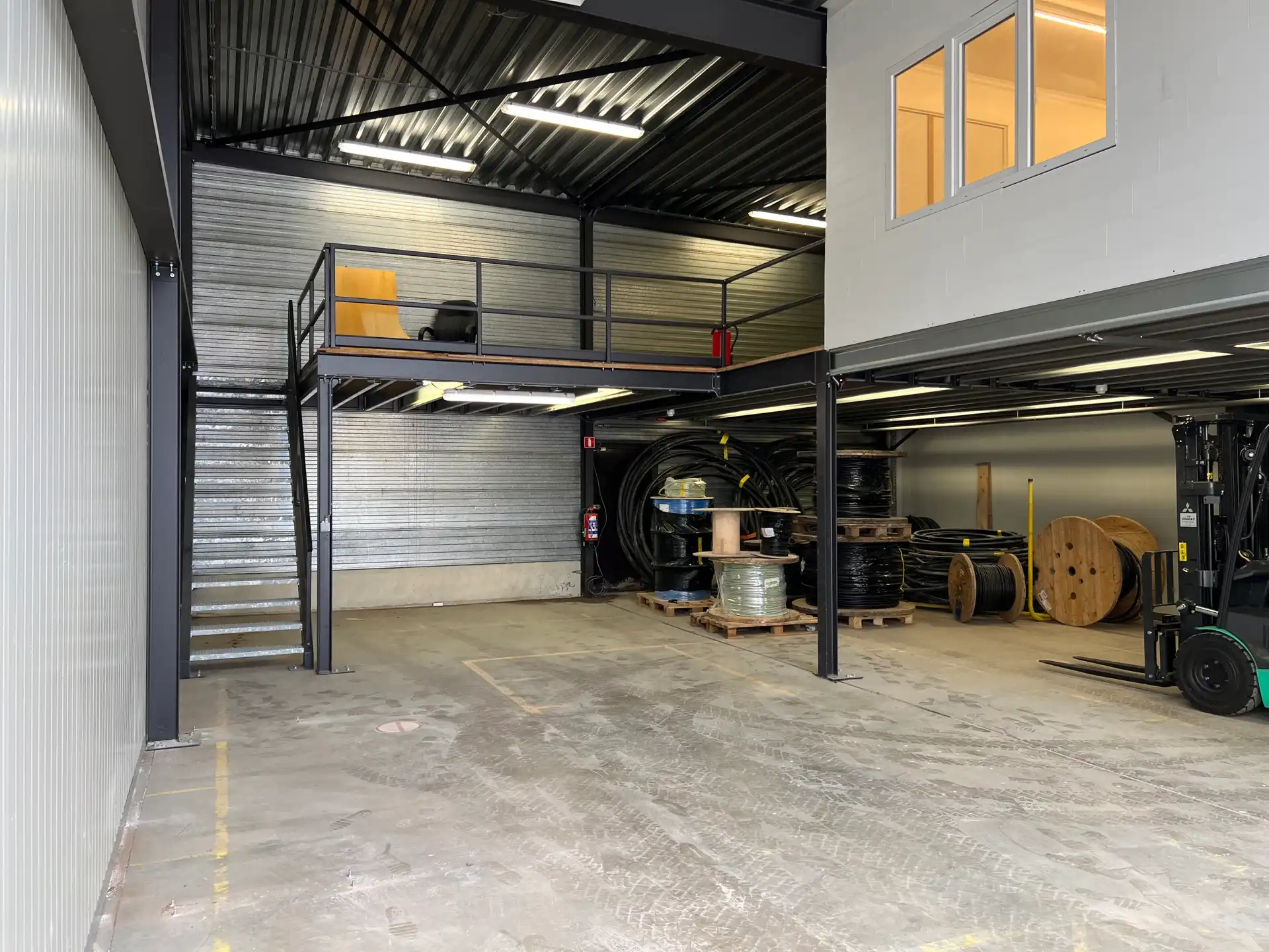 Instapklare KMO-unit te huur te Kapellen foto 4