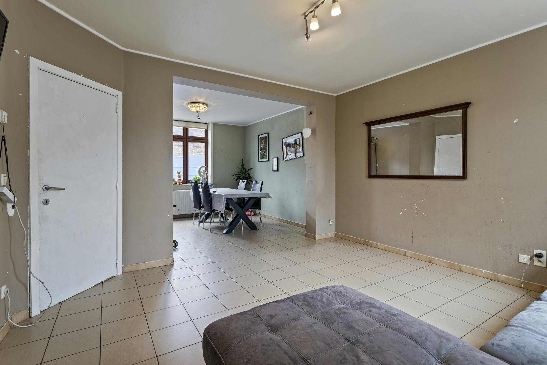 Op te frissen huis met tuin te koop in Brugge centrum foto 6