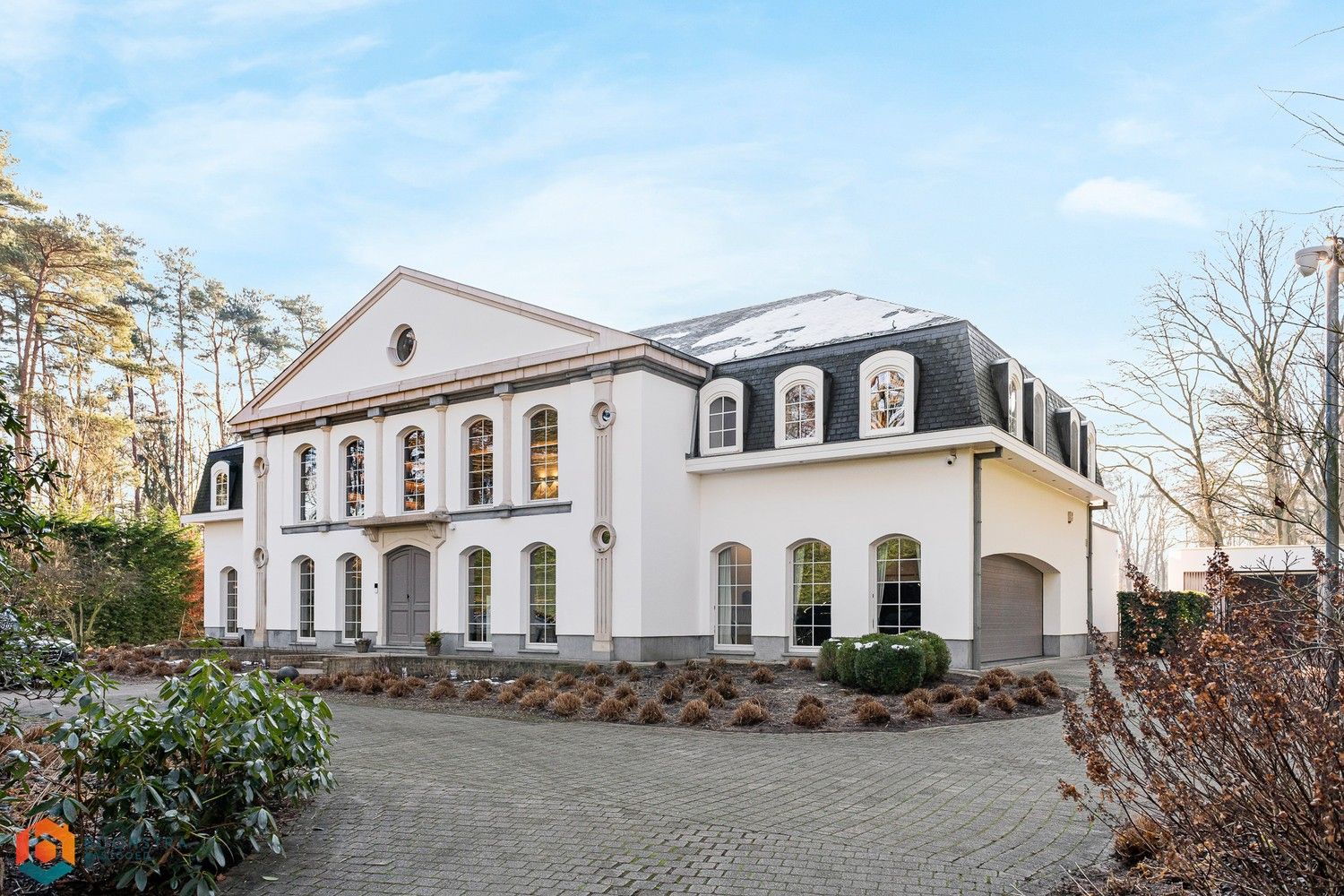 Prachtige en energiezuinige villa (1191 m² bewoonbaar) op een perceel van 3835 m² te Keerbergen foto 1