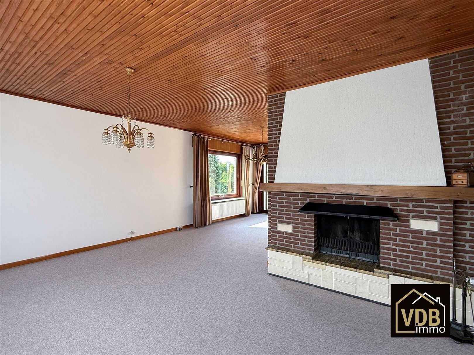 BUNGALOW -  WONING MET 3 SLAAPKAMERS EN 2 GARAGES foto 18