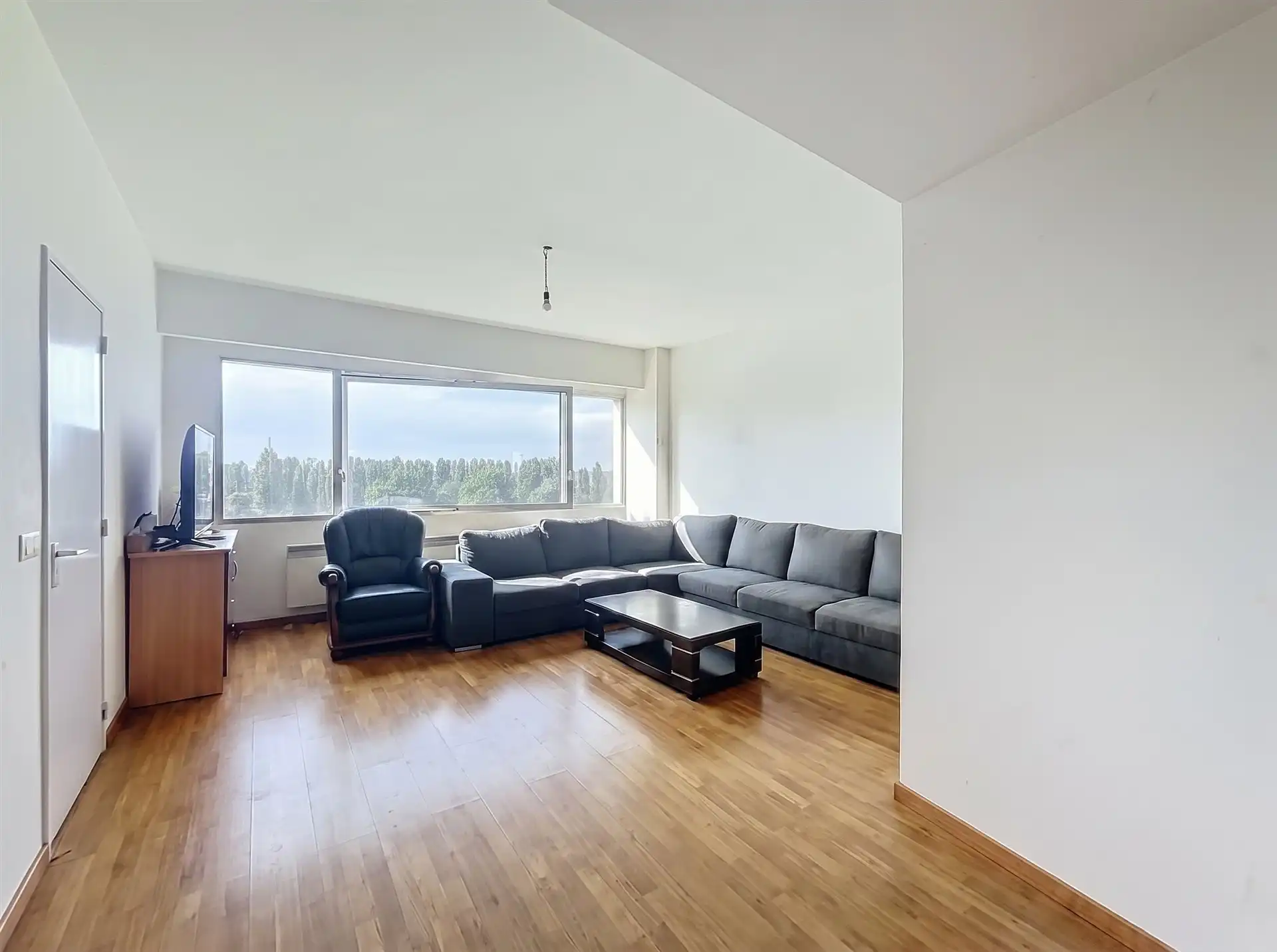 Instapklaar appartement met 2 slaapkamers en garage op toplocatie in Linkeroever! foto 9