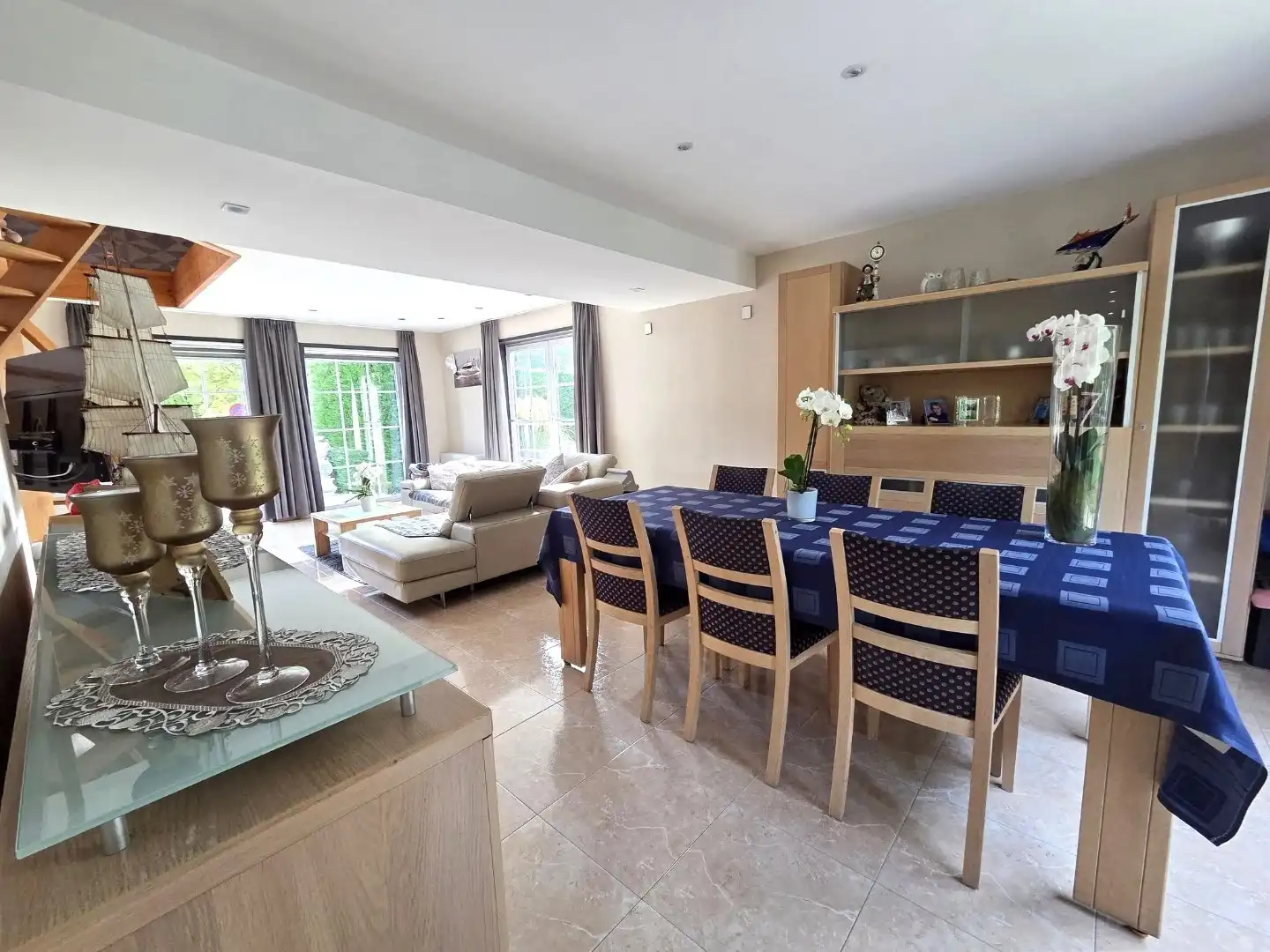 Instapklare villa met 5 slaapkamers, mooi terras en tuin in rustige buurt te Zemst foto 5