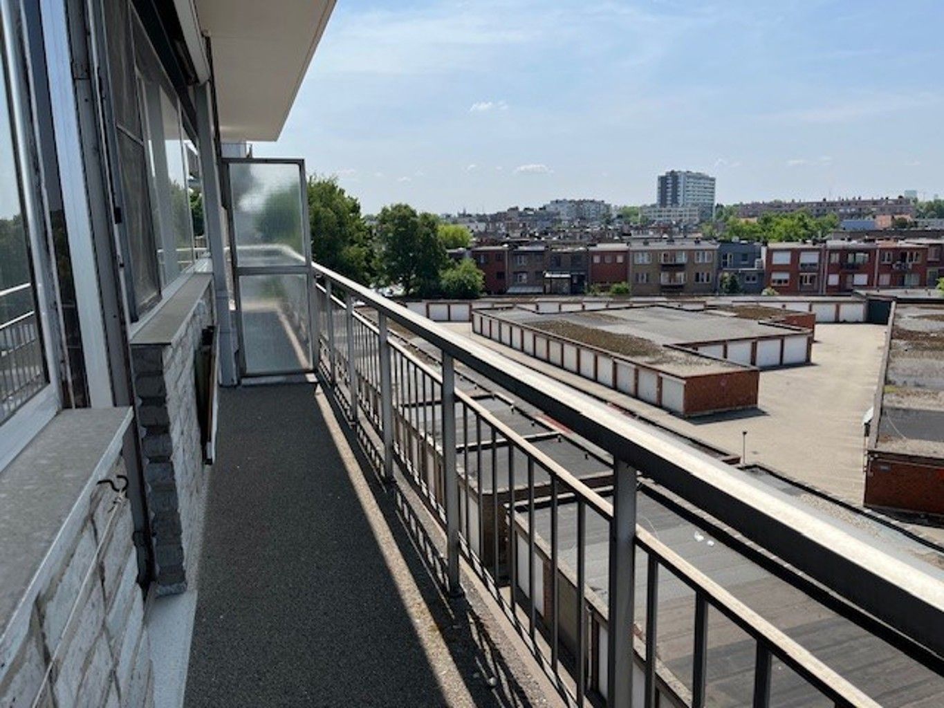 Leuk appartement met 2 slaapkamers, bureel en terras foto 9