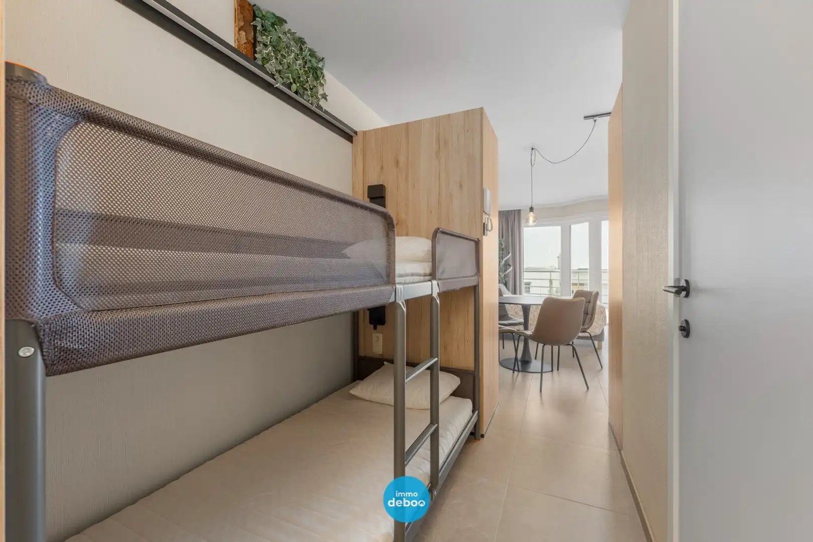 Prachtig gerenoveerde studio met zonneterras foto 12