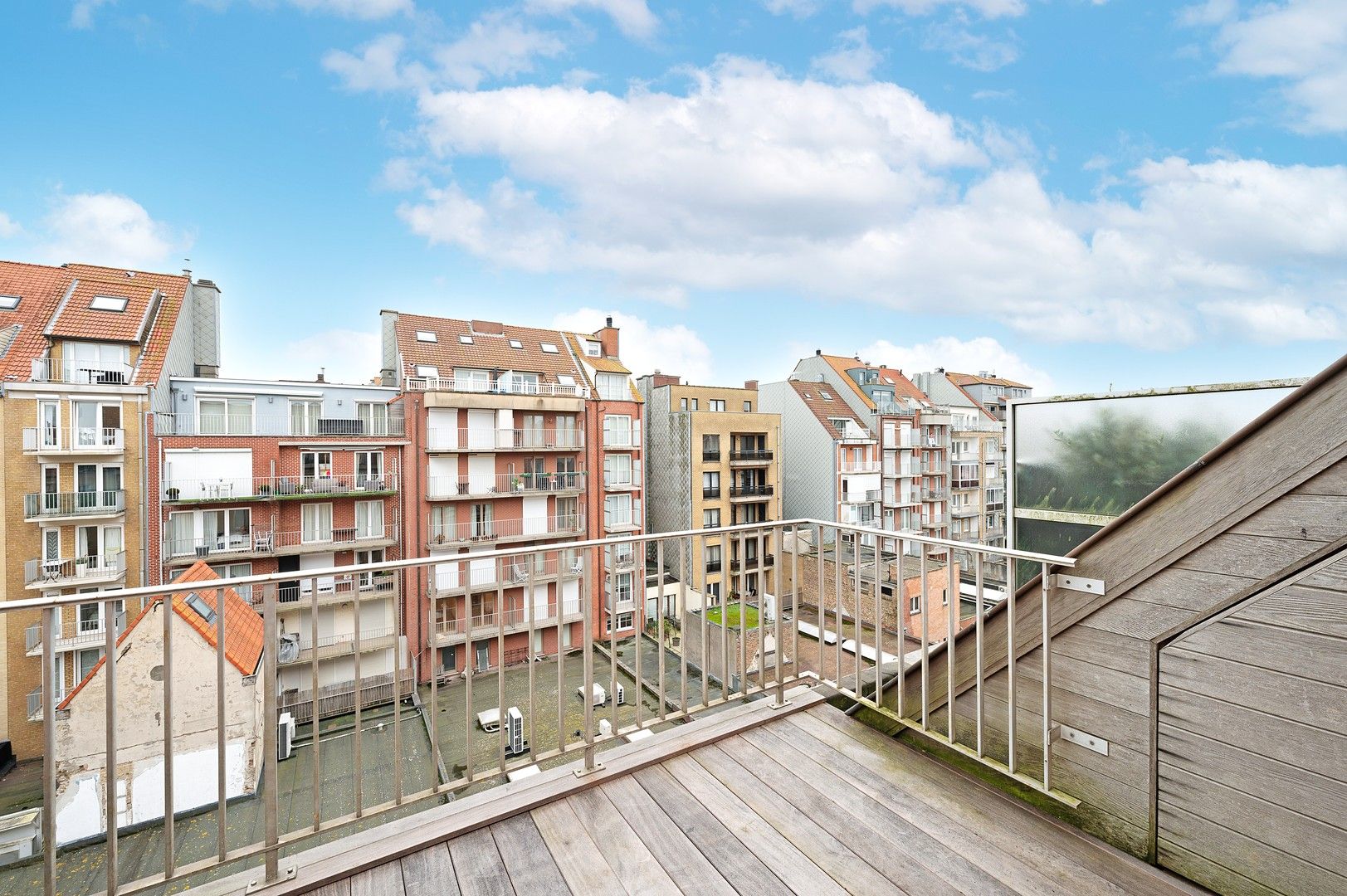 Volledig gerenoveerde penthouse op enkele passen van de zee en de winkels. foto 14