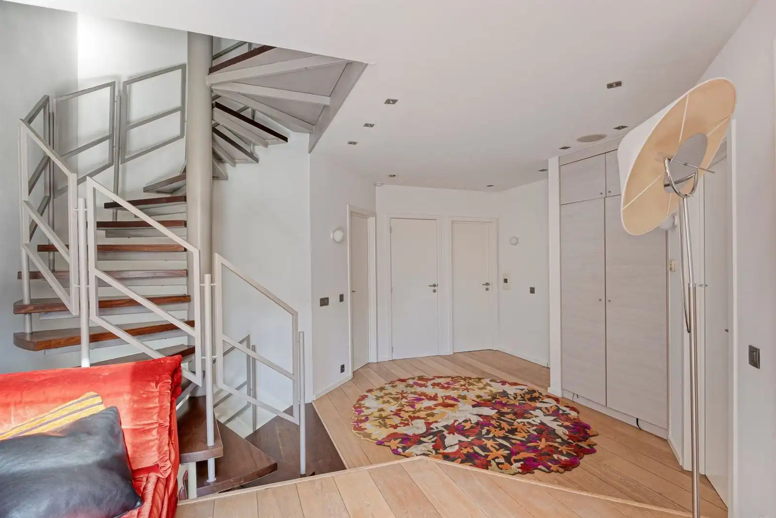 Lichtrijke en ruime 3-gevelwoning met tuin en dubbele garage foto 17