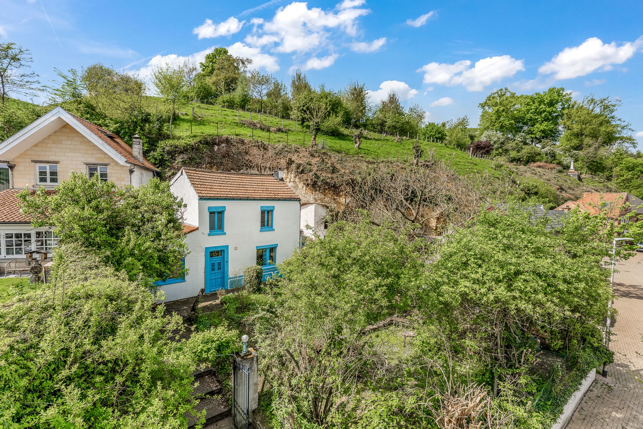 Hoofdfoto van de publicatie: Karaktervolle mergelwoning in het prachtige Kanne