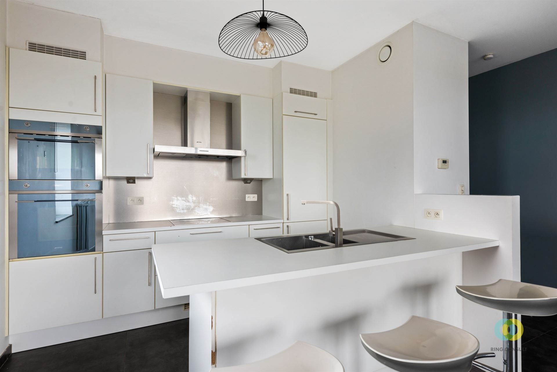 appartement met twee slaapkamers en een terras foto 2