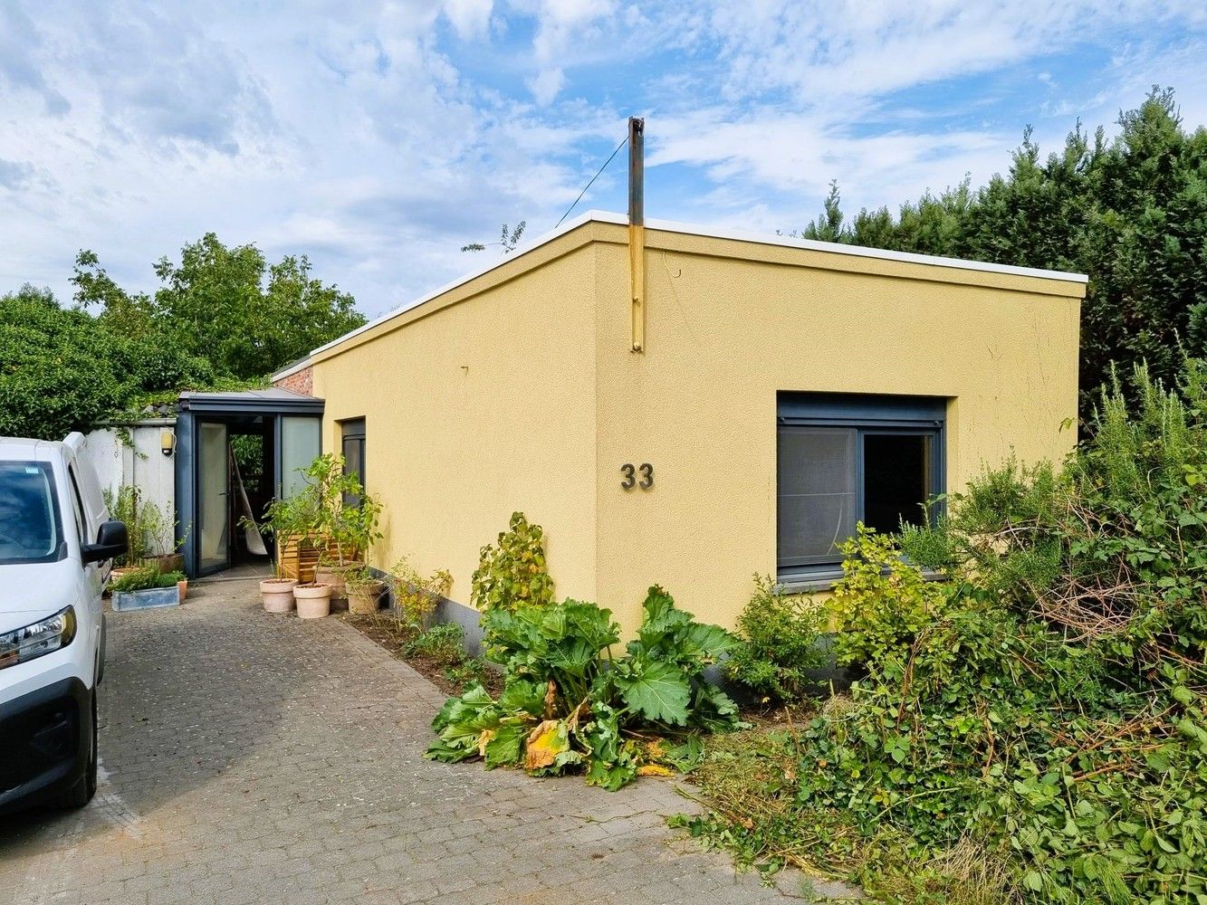 Laagbouw woning, 1 slaapkamer gelegen te centrum Schriek. foto 2