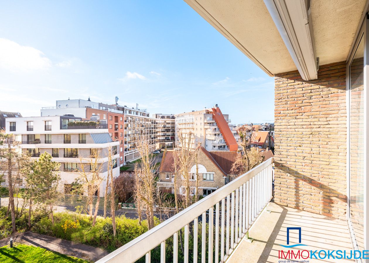 Volledig gerenoveerd hoekappartement met 3 slaapkamers en zonnig terras foto 6