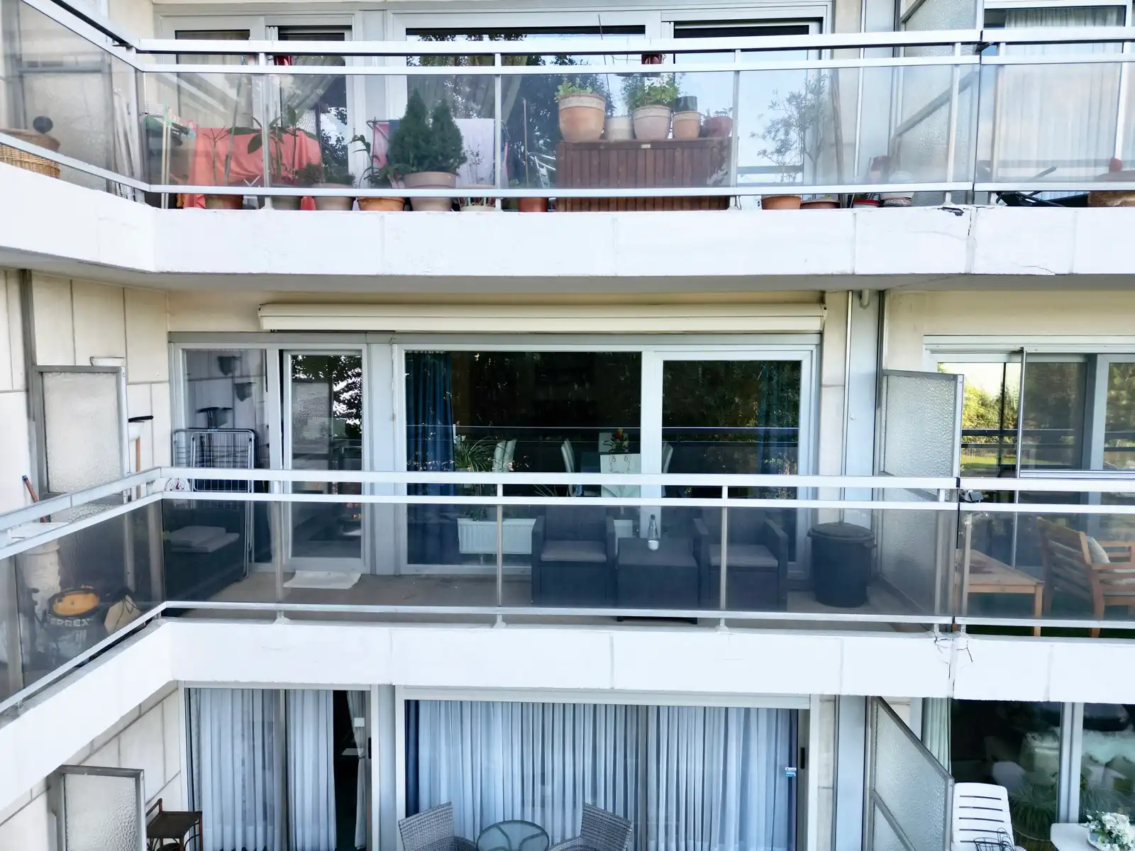 Ruim 2-slaapkamerappartement met 2 terrassen & garage foto 20