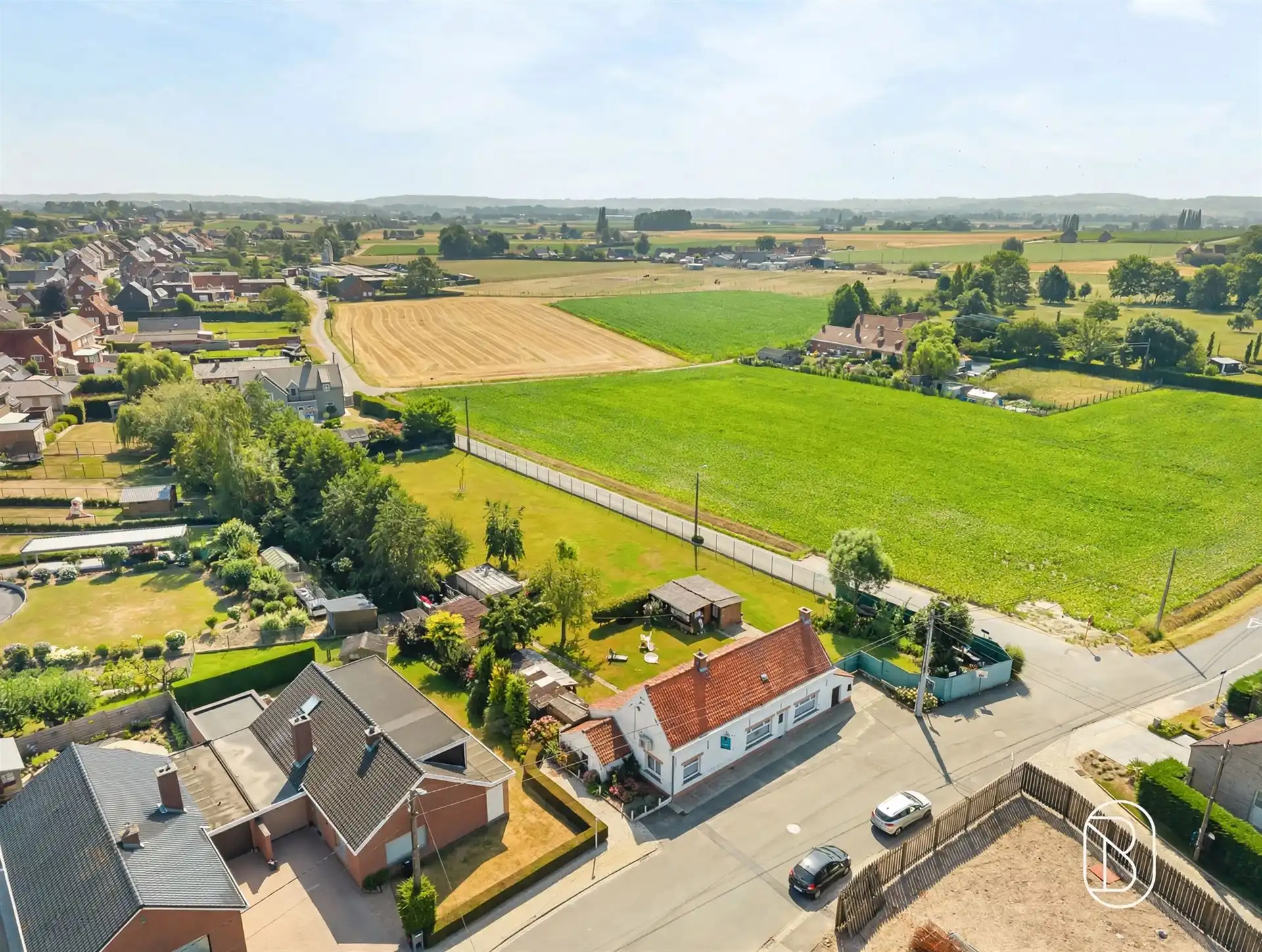 Eigendom met uitzonderlijk potentieel op 2.800 m² in Kaster foto 5
