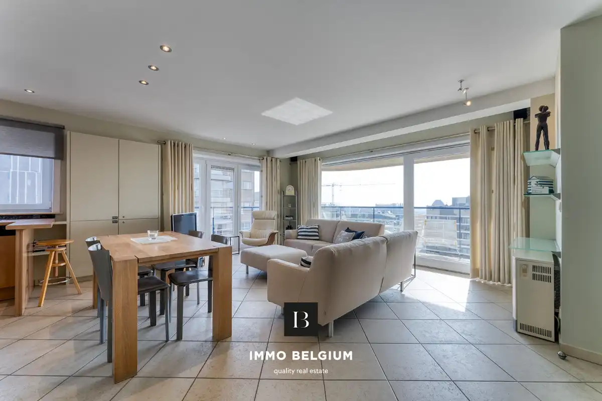 Appartement met ruim zonneterras en zijdelings zeezicht foto 10