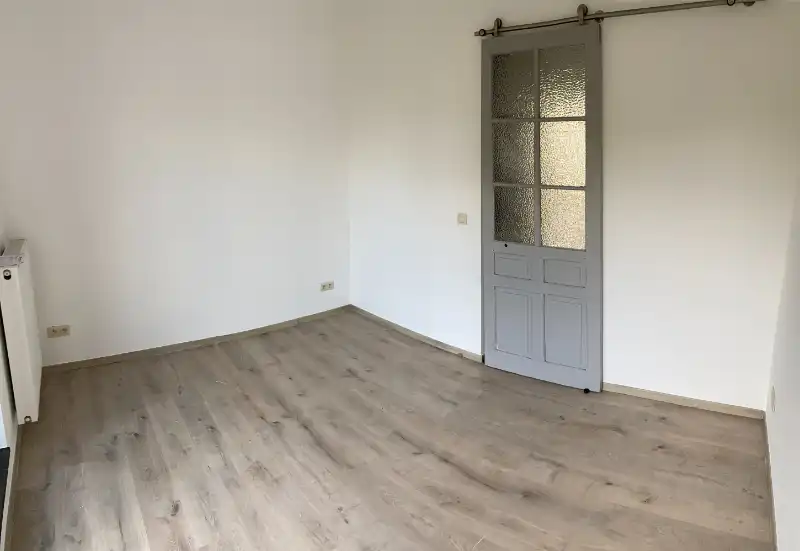 --- NIEUW --- Gerenoveerd en energiezuinig 1-slaapkamerappartement met ruim terras op toplocatie nabij Sint-Pietersstation! foto 6