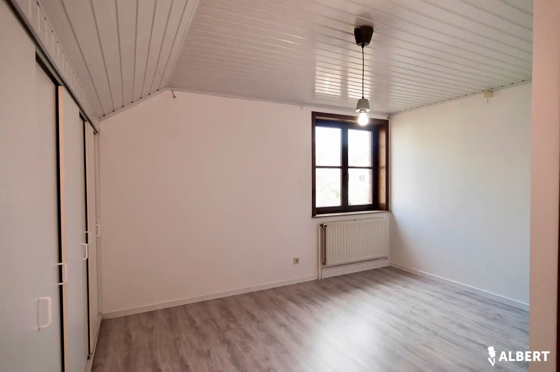 Ruime instapklare woning op toplocatie met tuin en bijgebouw foto 24