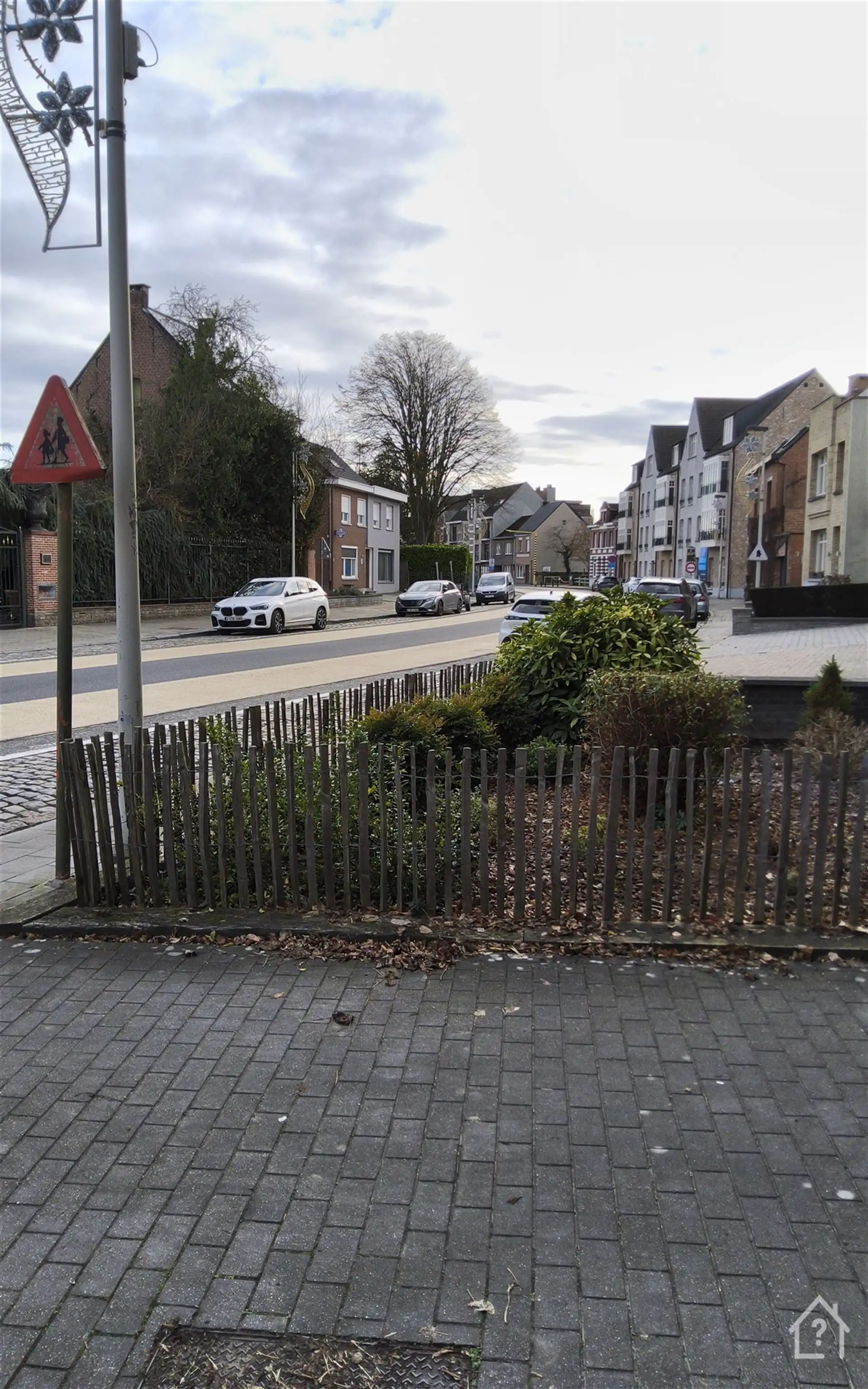 Ruim 2 slaapkamer-appartement met garage foto 28