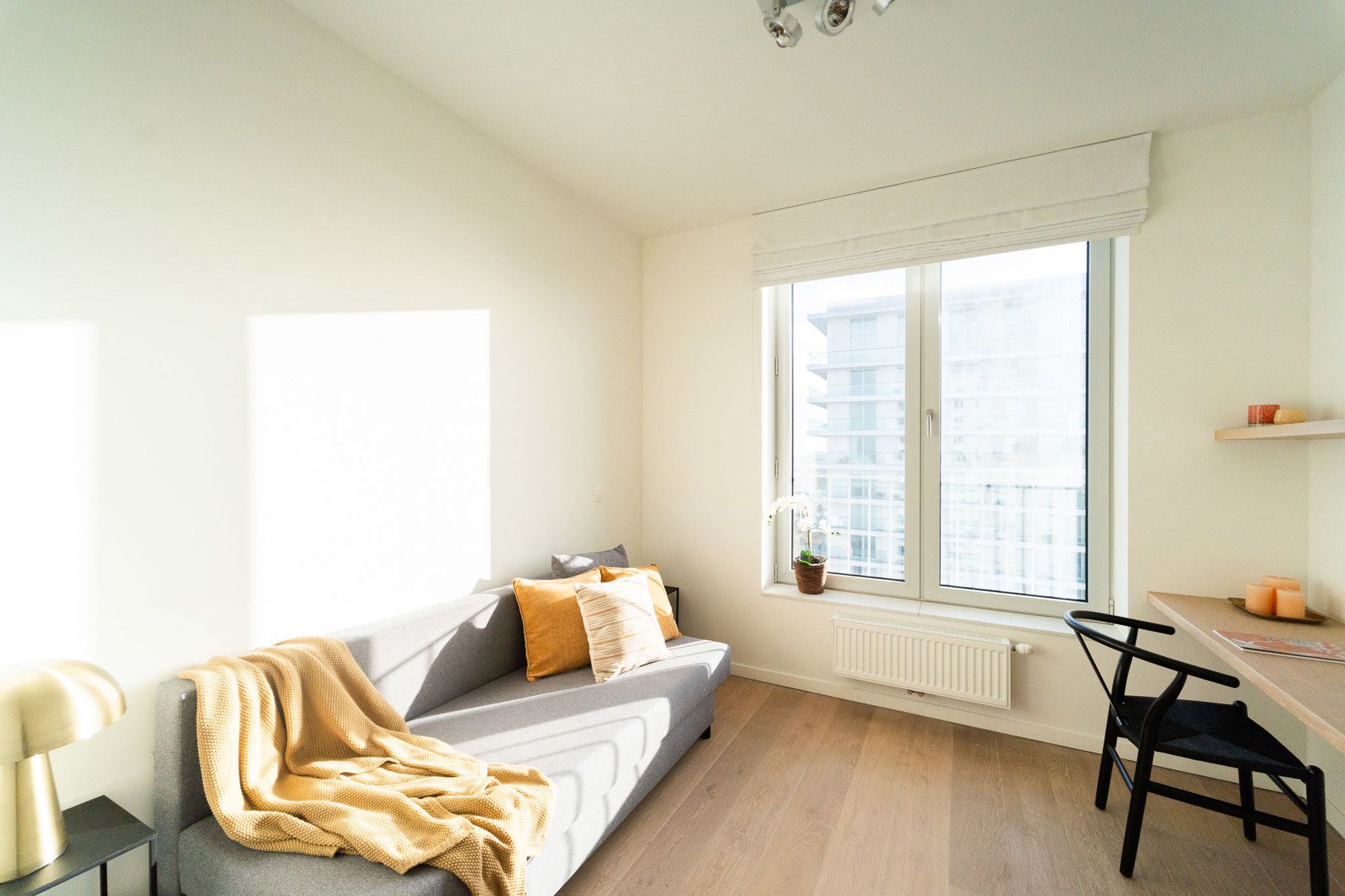 Gemeubeld appartement met 2slpks op 12e verdiep, 't Eilandje foto 9