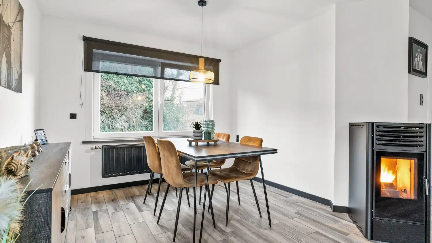 Woning met 2 slaapkamers, ruime garage en tuin foto 9