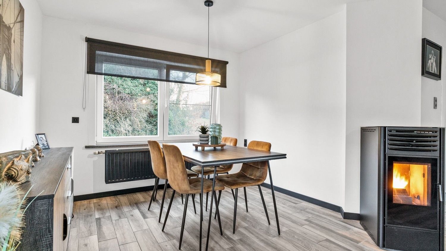 Woning met 2 slaapkamers, ruime garage en tuin foto 9