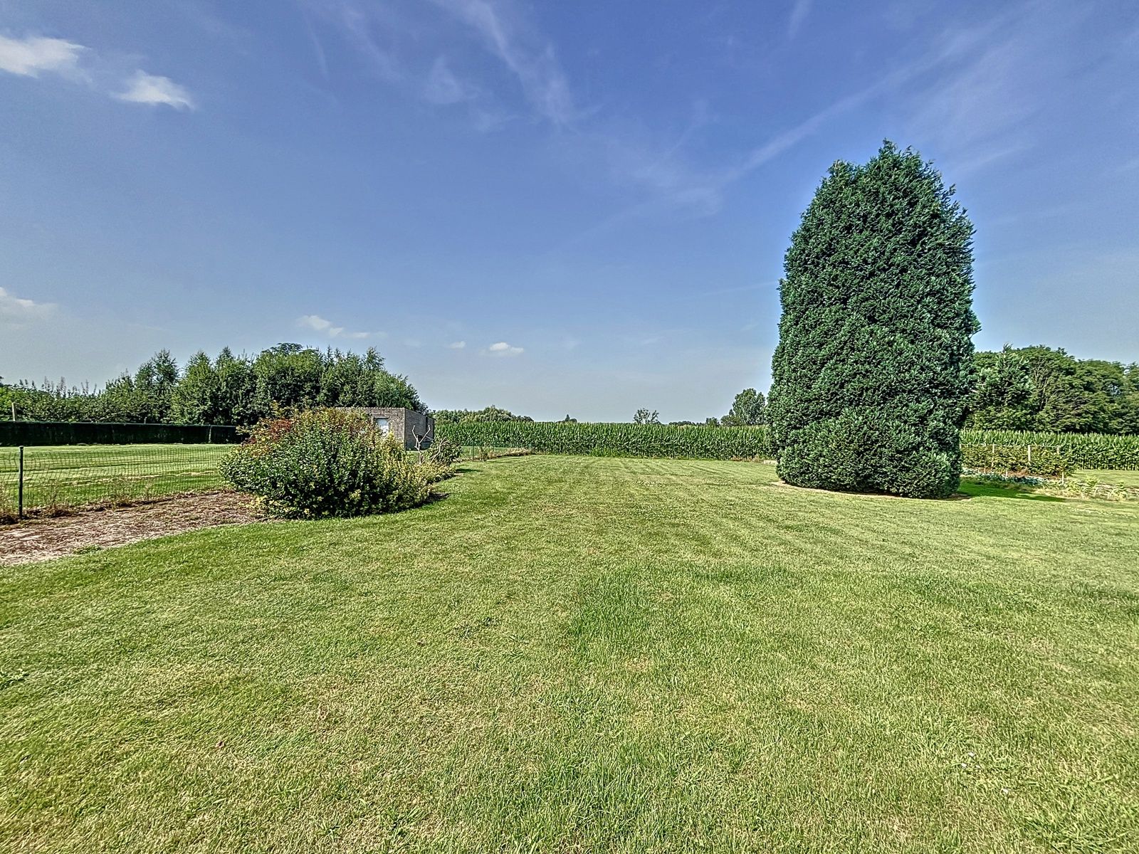 Vrijstaande woning met 3 slpks - tuin op een toplocatie foto 26