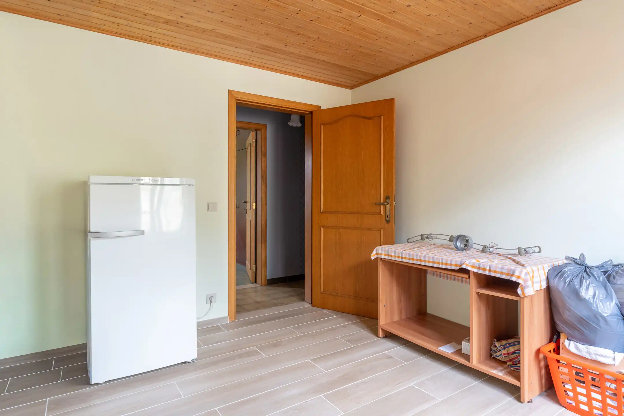 Te renoveren laagbouwwoning met 3 slpks, tuin en garage. foto 13