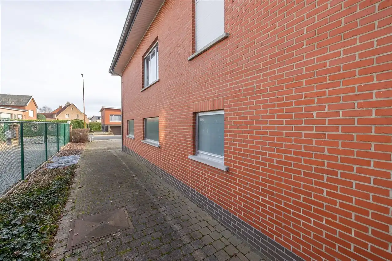 Te renoveren splitlevel woning in doodlopende straat foto 41