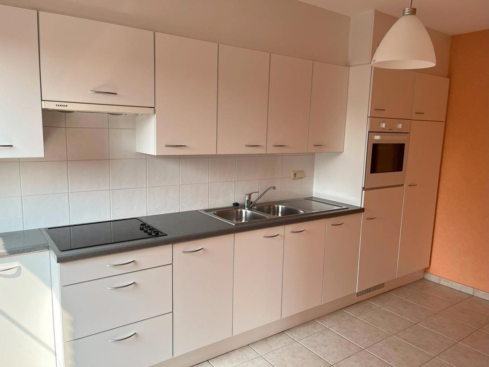Ruim appartement in centrum Nijlen met o.a. 2 slpks en lift foto 3