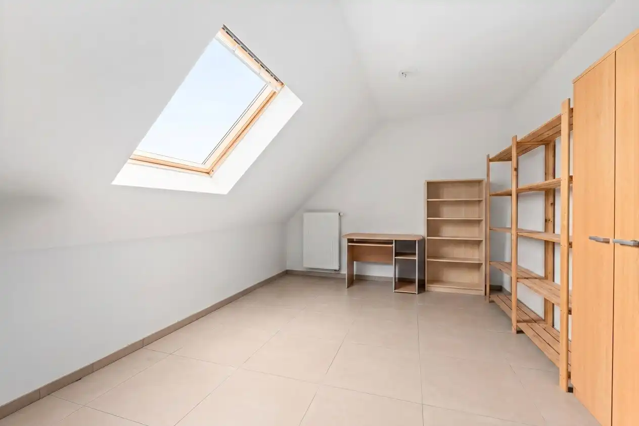 Ruim en lichtrijk 3 SLK duplex appartement foto 11