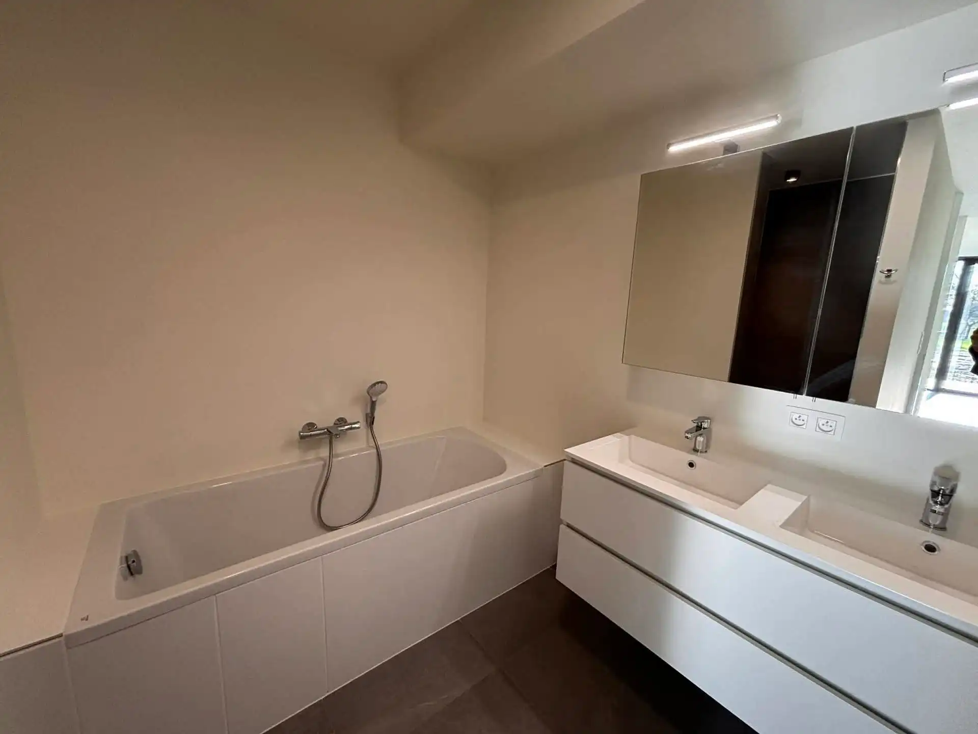 BORSBEKE - Nieuwbouw gelijkvloers appartement. foto 8