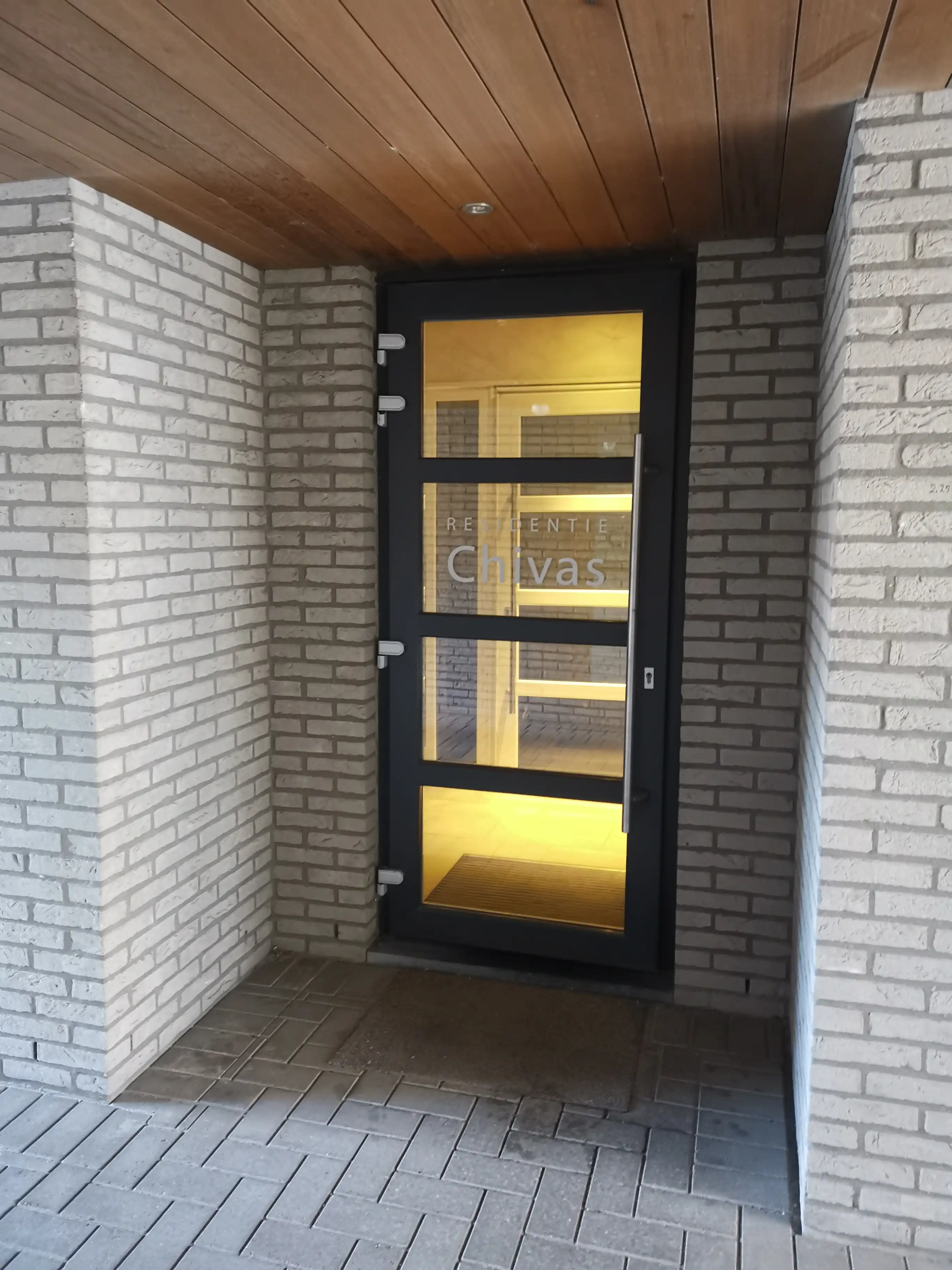 Zeer centraal gelegen appartement met 2 ruime slaapkamers en zonneterras foto 4