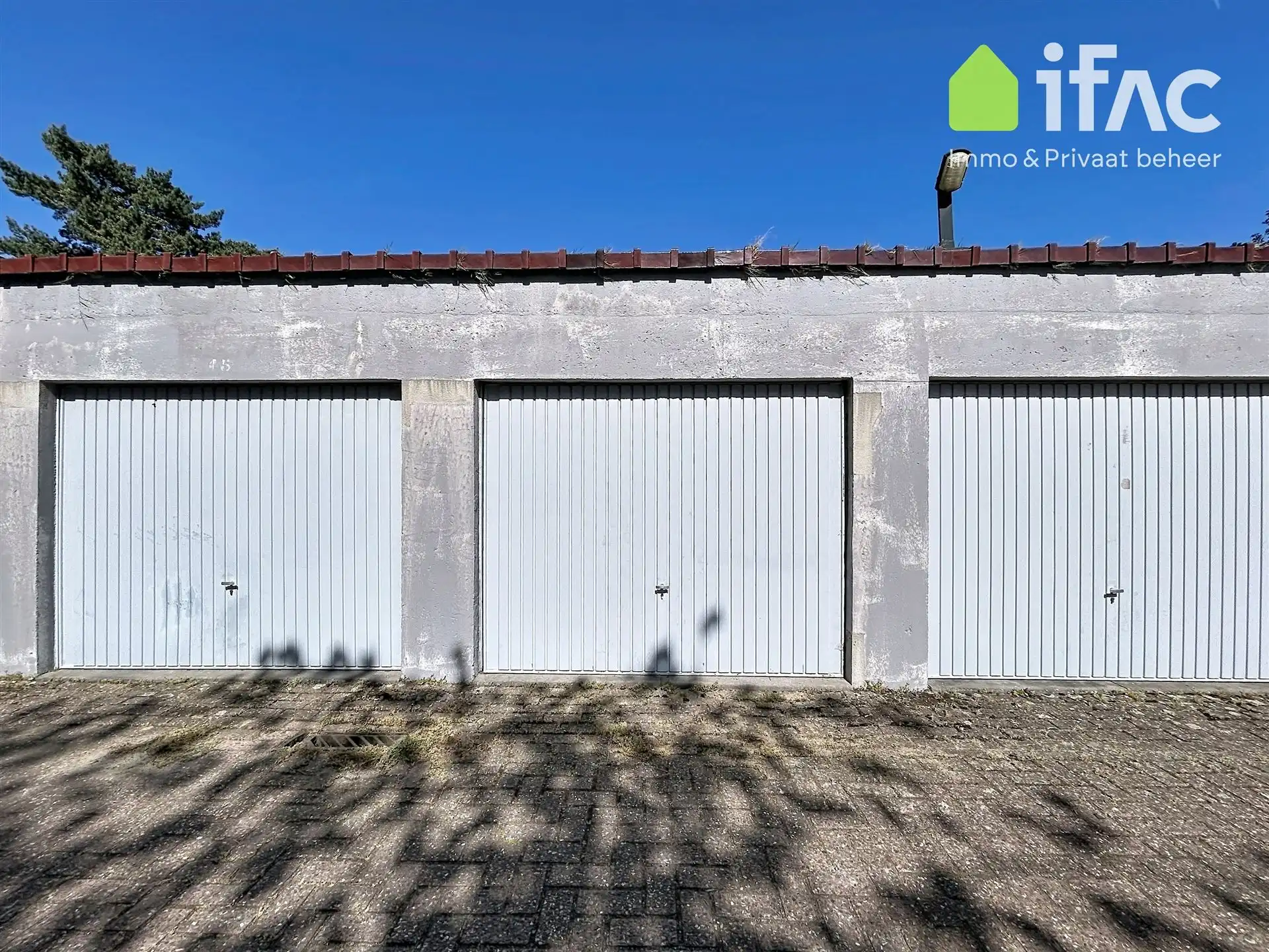 Garagebox met manuele poort foto 4