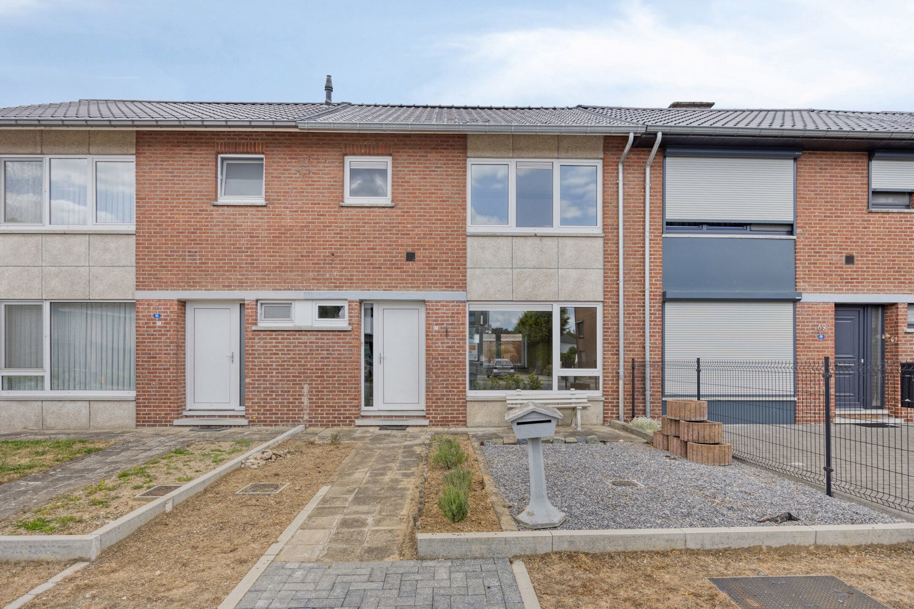 Gezinswoning met potentieel in rustige buurt van Maasmechelen foto 2