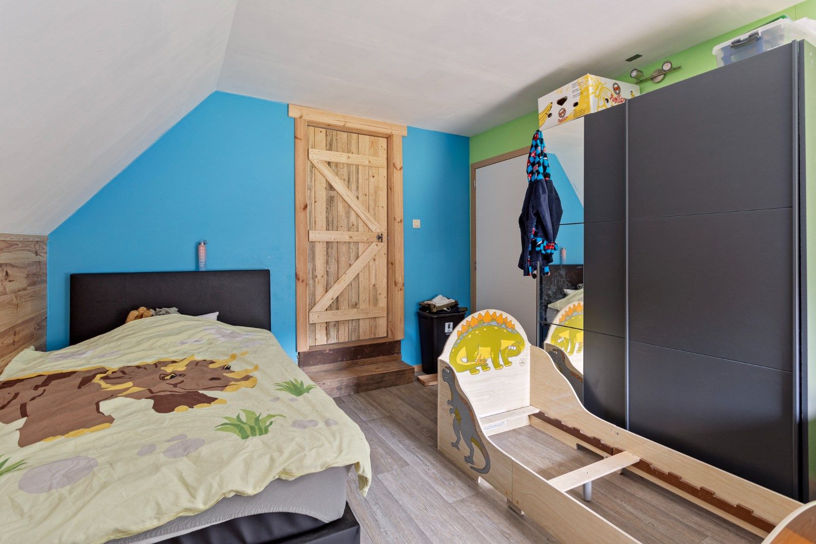 Gerenoveerde karaktervolle woning met 4 / 6 slpks op 1.990 m² in bosrijk gebied ! foto 31