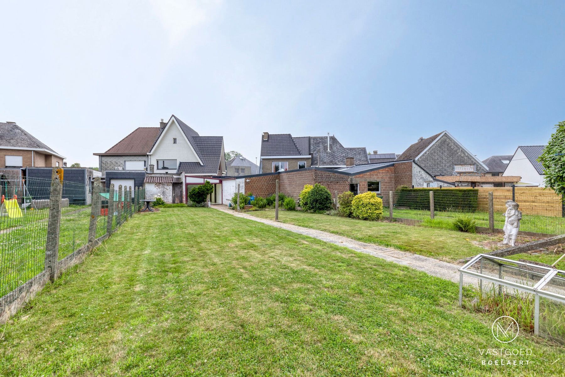 Huis met 3 slaapkamers, garage en tuin te koop in Nieuwerkerken foto 22