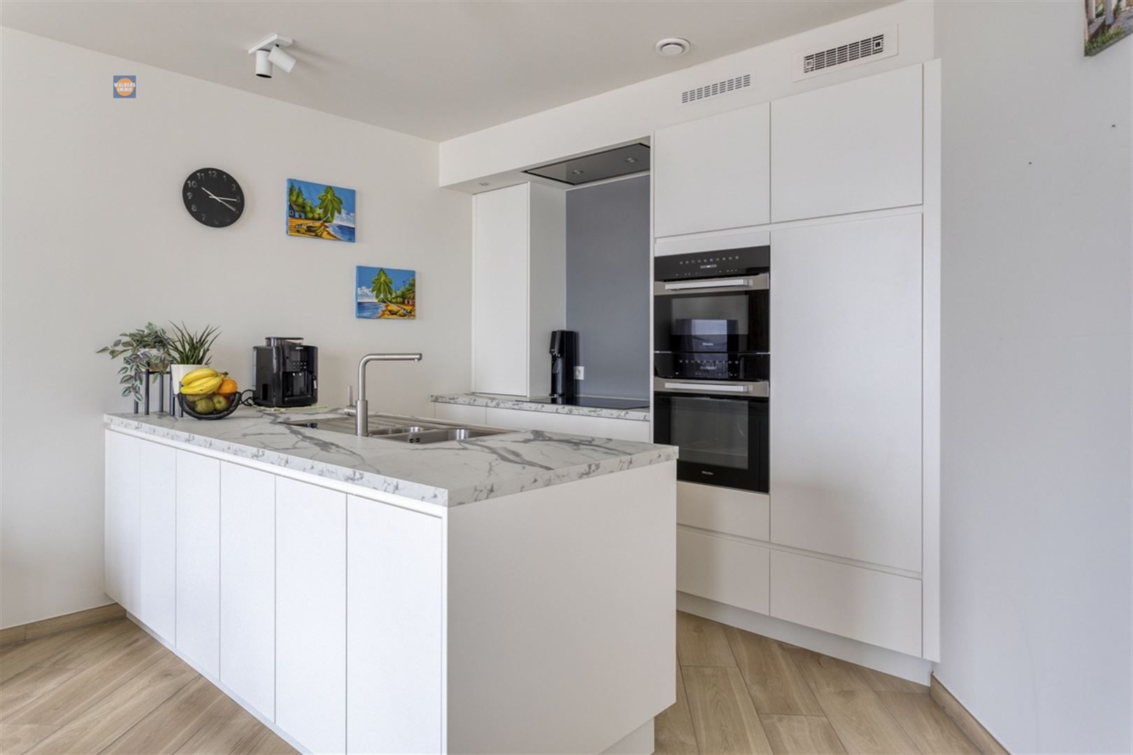 Modern en instapklaar appartement met 2 slaapkamers op absolute topligging foto 8