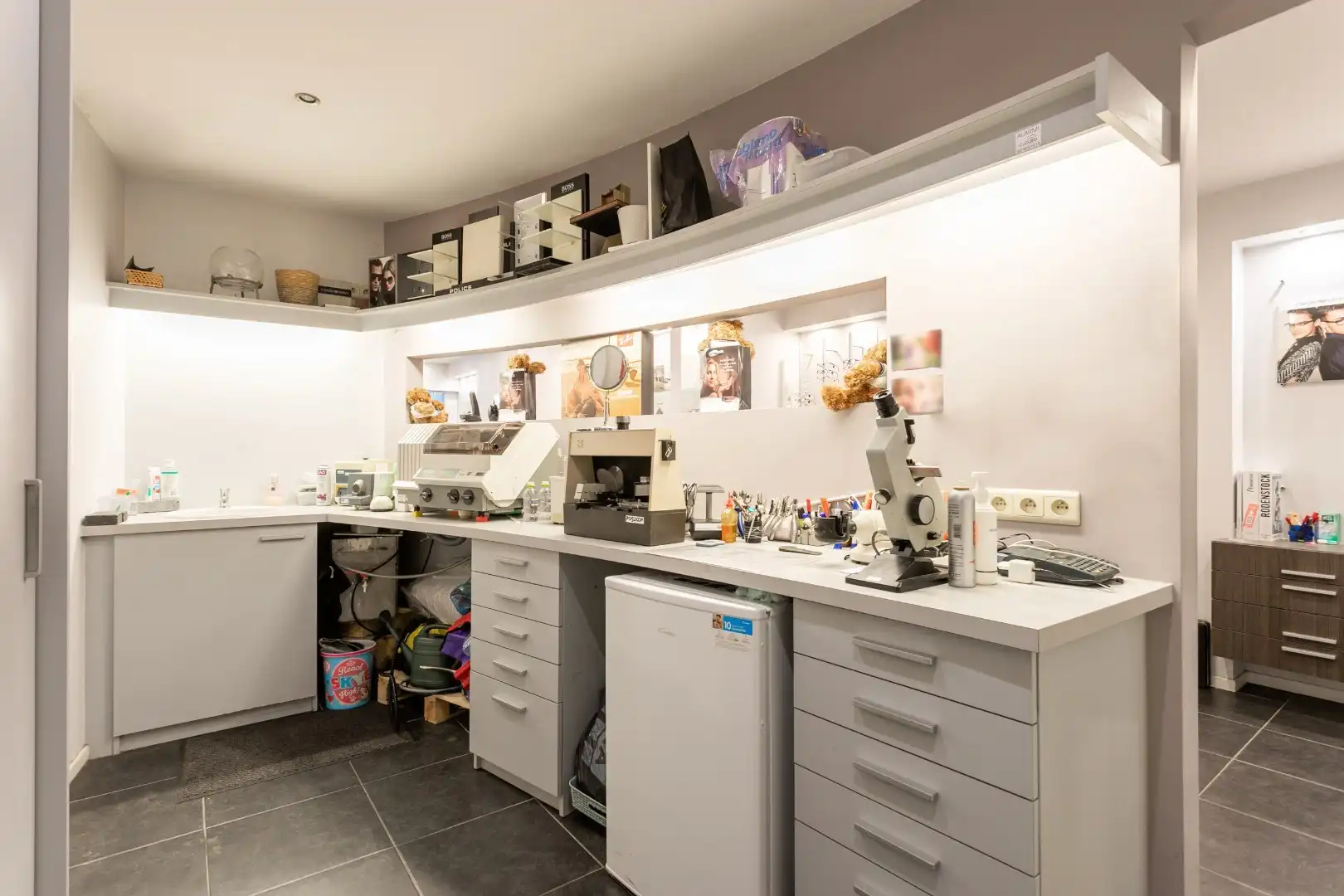 Handelspand met woonst te Halle centrum foto 6