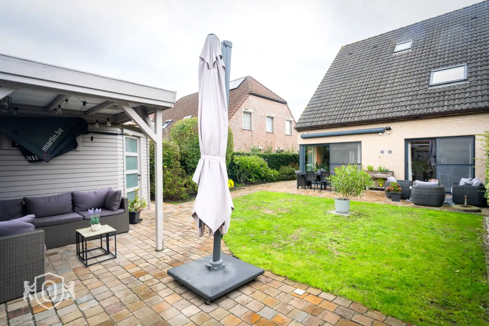 Halfopen 4-slpkr woning met tuin & garage foto 16