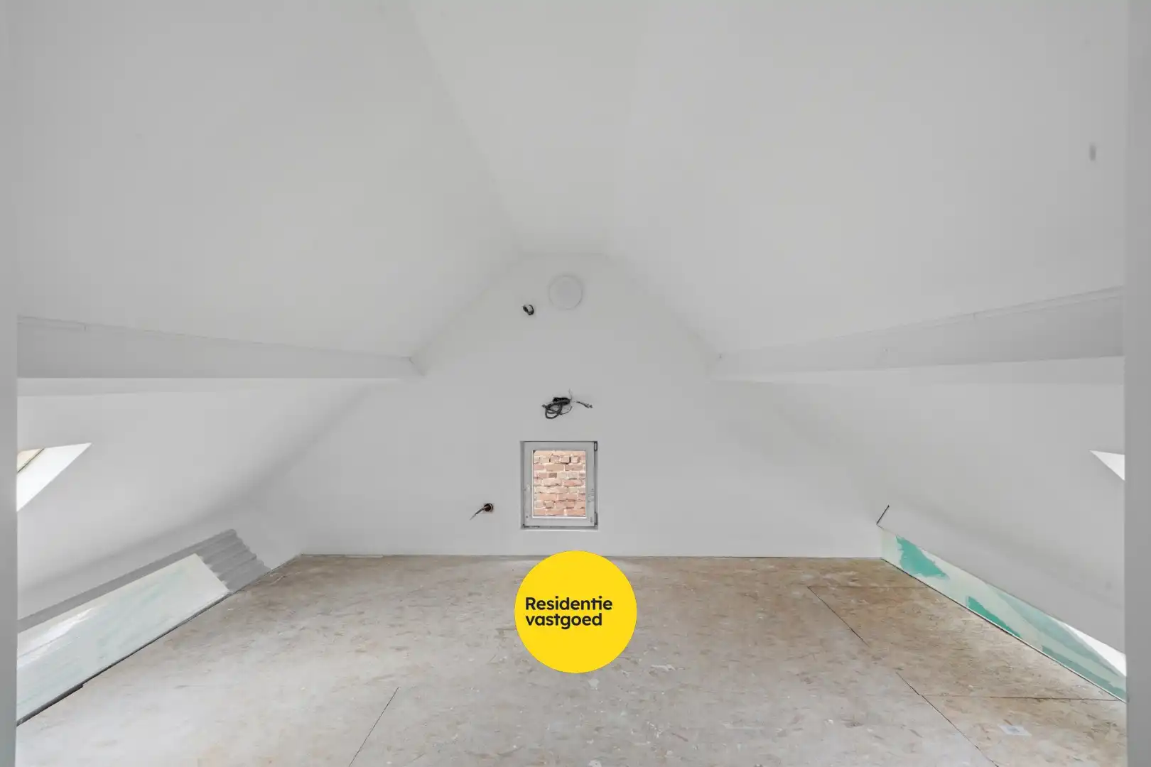 Verder af te werken woning in centrum Oudenburg foto 15