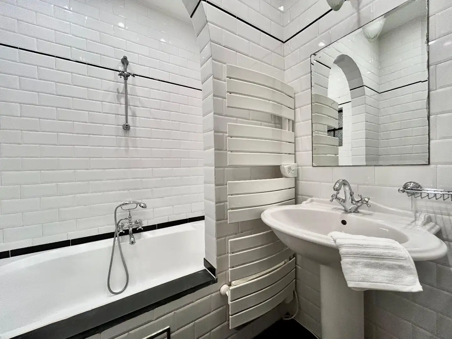 Prachtig gemeubeld 2-slaapkamerappartement centraal gelegen nabij het Centraal Station foto 12