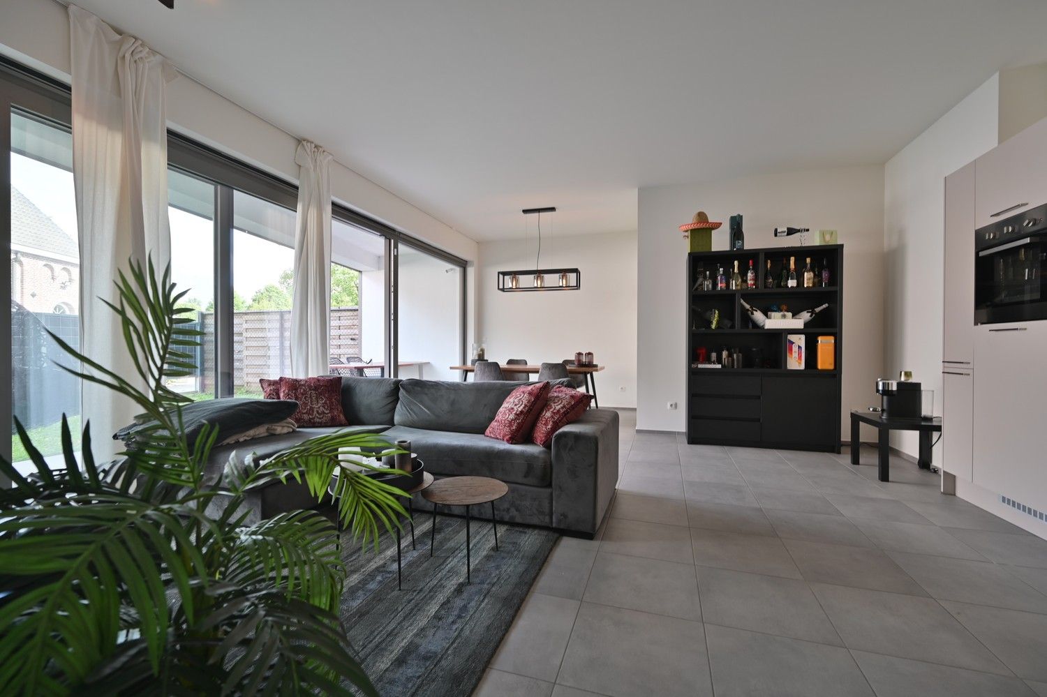 Gelijkvloers appartement met 2 slaapkamers en privétuin in het centrum van Lanaken. foto 5