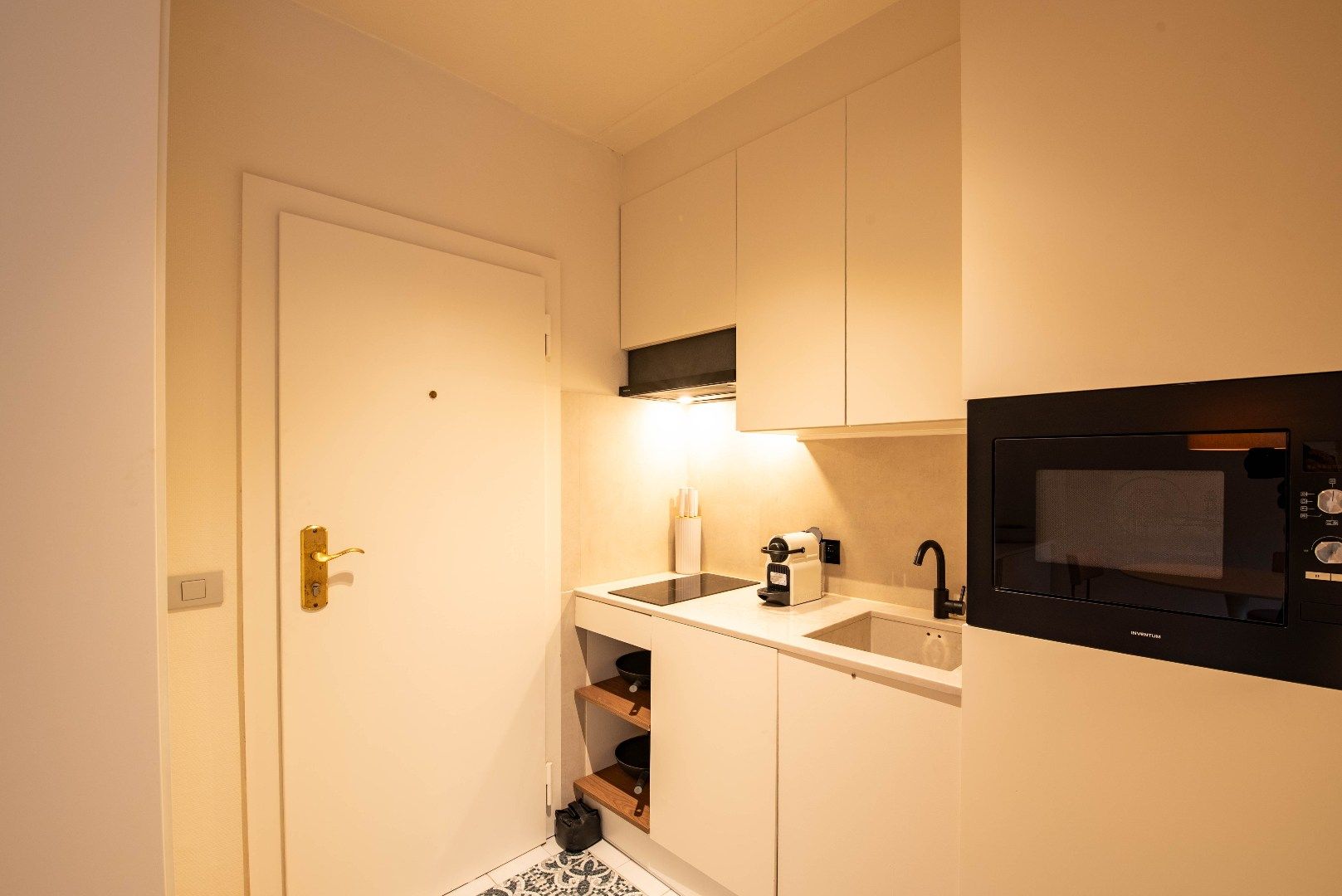 Luxueuze gemeubelde studio aan de Grote Markt foto 7