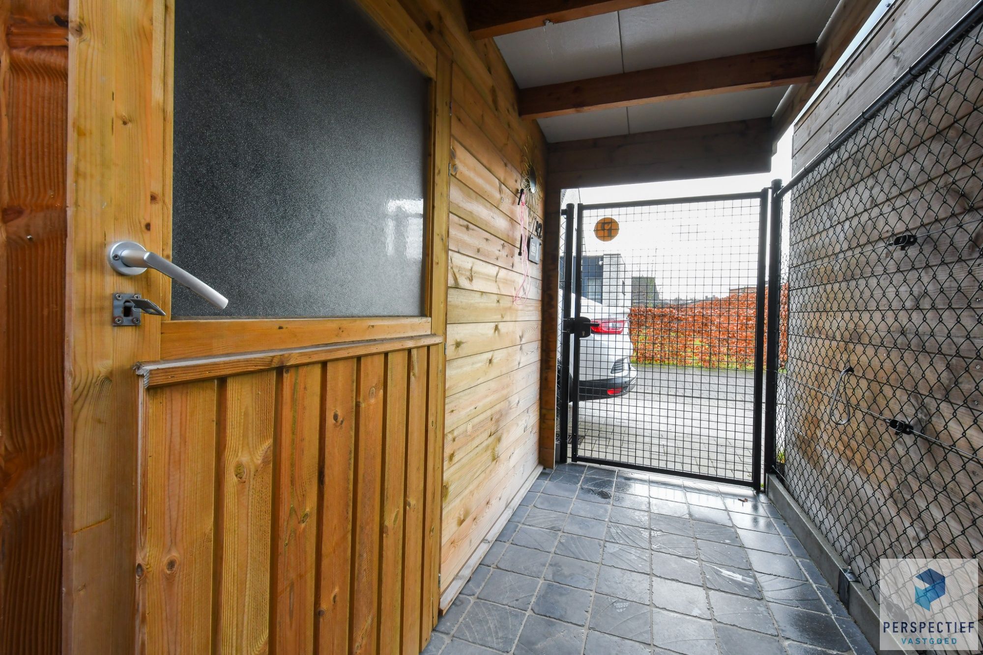 Ruime charmante gerenoveerde woning met 2 slaapkamers, tuin en parkeermogelijkheid achteraan foto 16