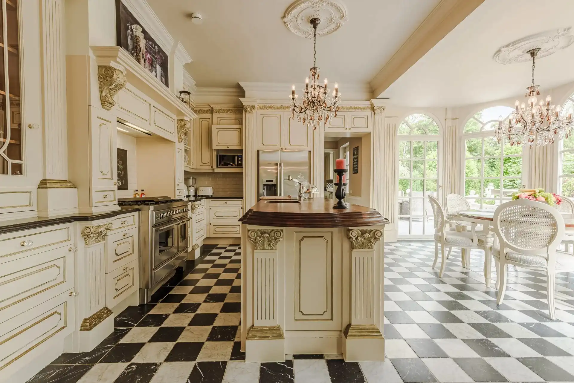 Prachtige luxueuze villa in Amerikaanse stijl met 4 slaapkamers en 2 badkamers. foto 4