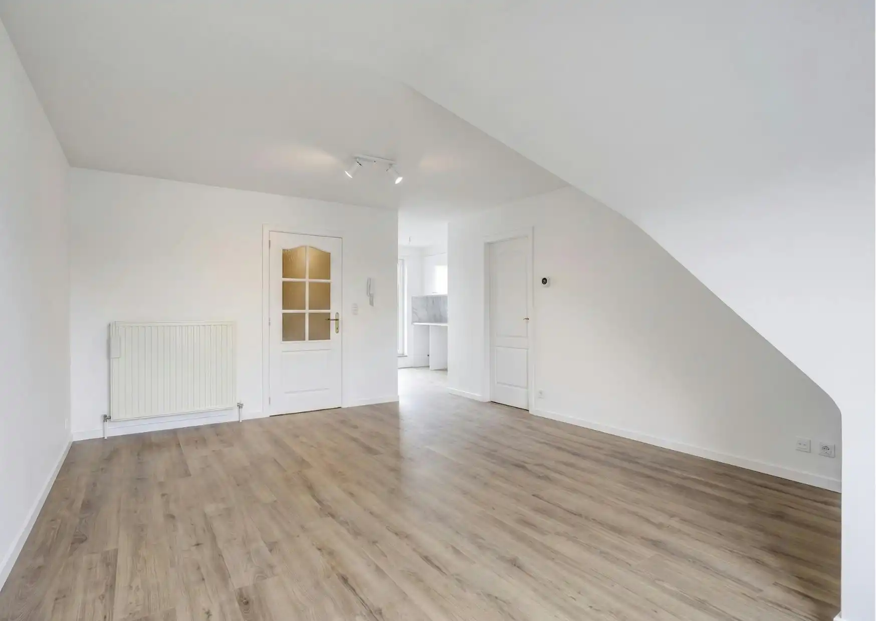 Gerenoveerd dakappartement met 1 slaapkamer in Wuustwezel foto 3