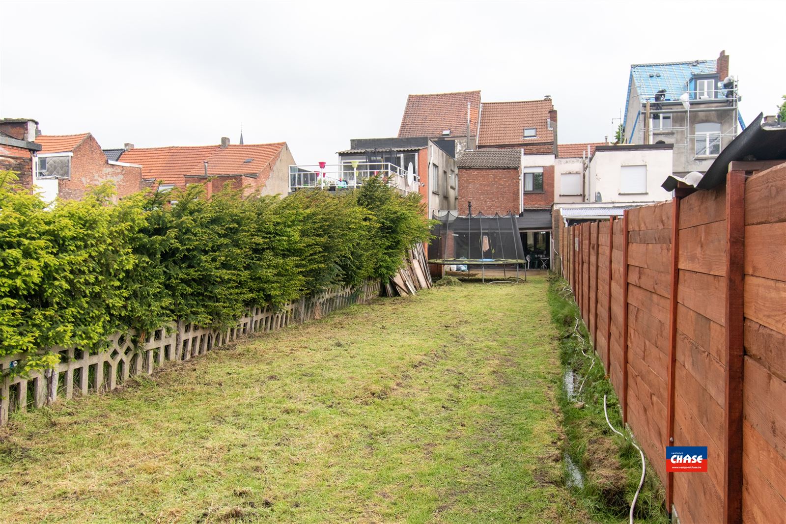 Rijwoning met 4 slaapkamers grote tuin en garage foto 6