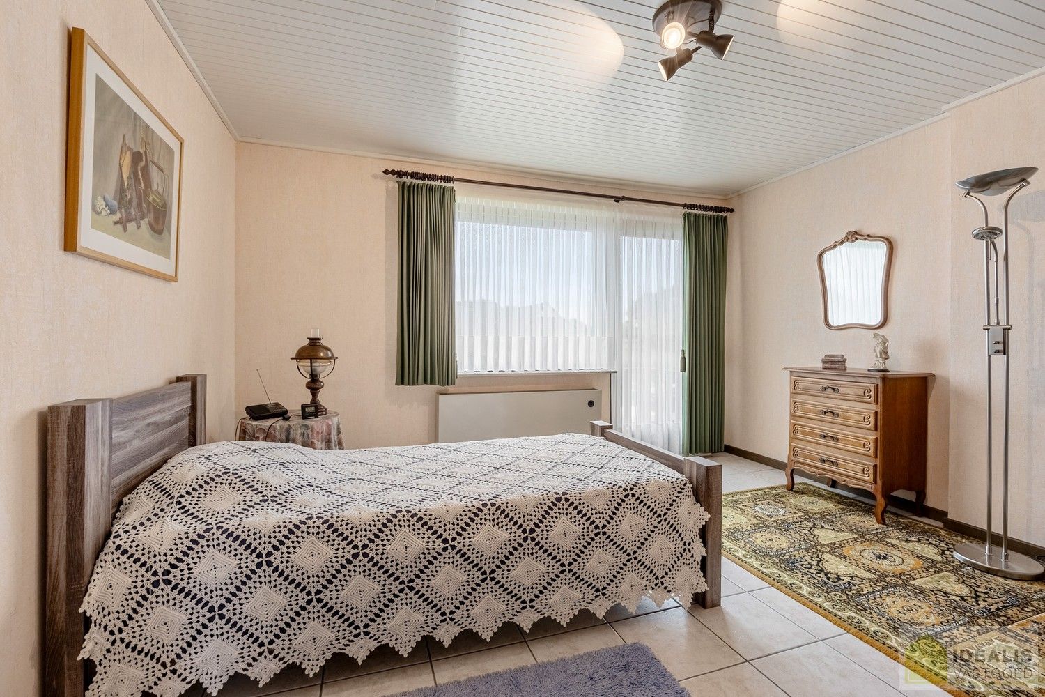 IDEALIS VASTGOED - INSTAPKLARE GEZINSWONING OP EEN RUSTIG PERCEEL VAN 12A 46CA MET 3 KNAPPE SLAAPKAMERS foto 17