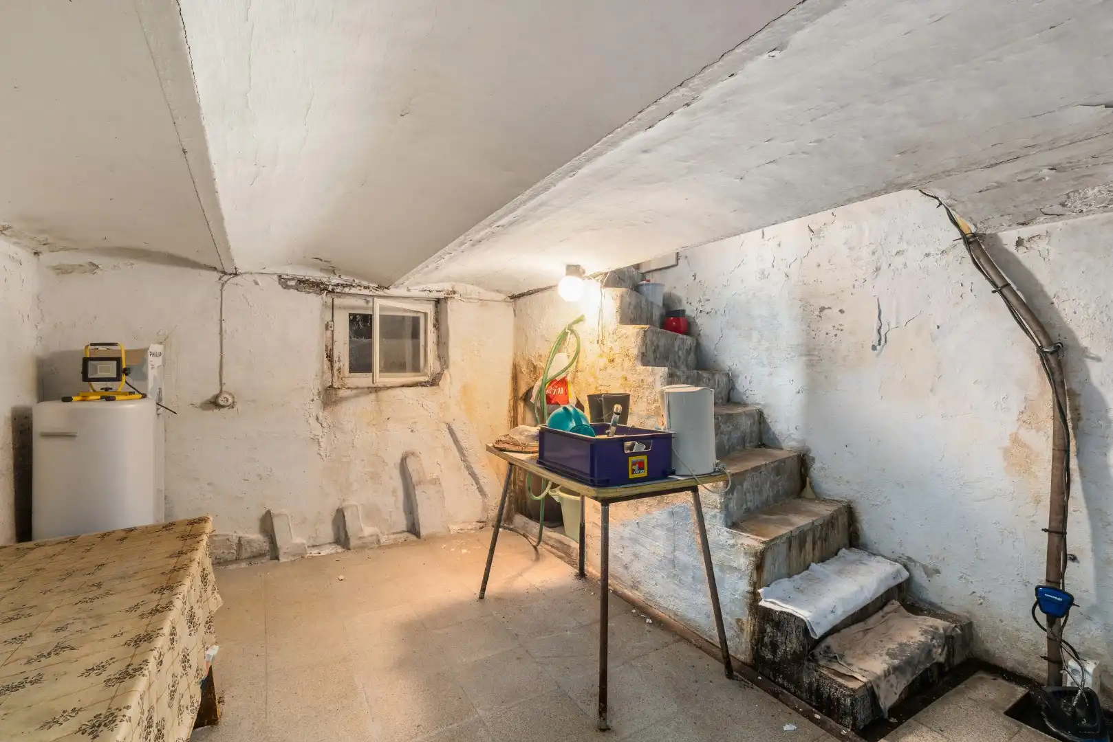 Te renoveren woning met ruime tuin nabij het centrum van Zomergem foto 17