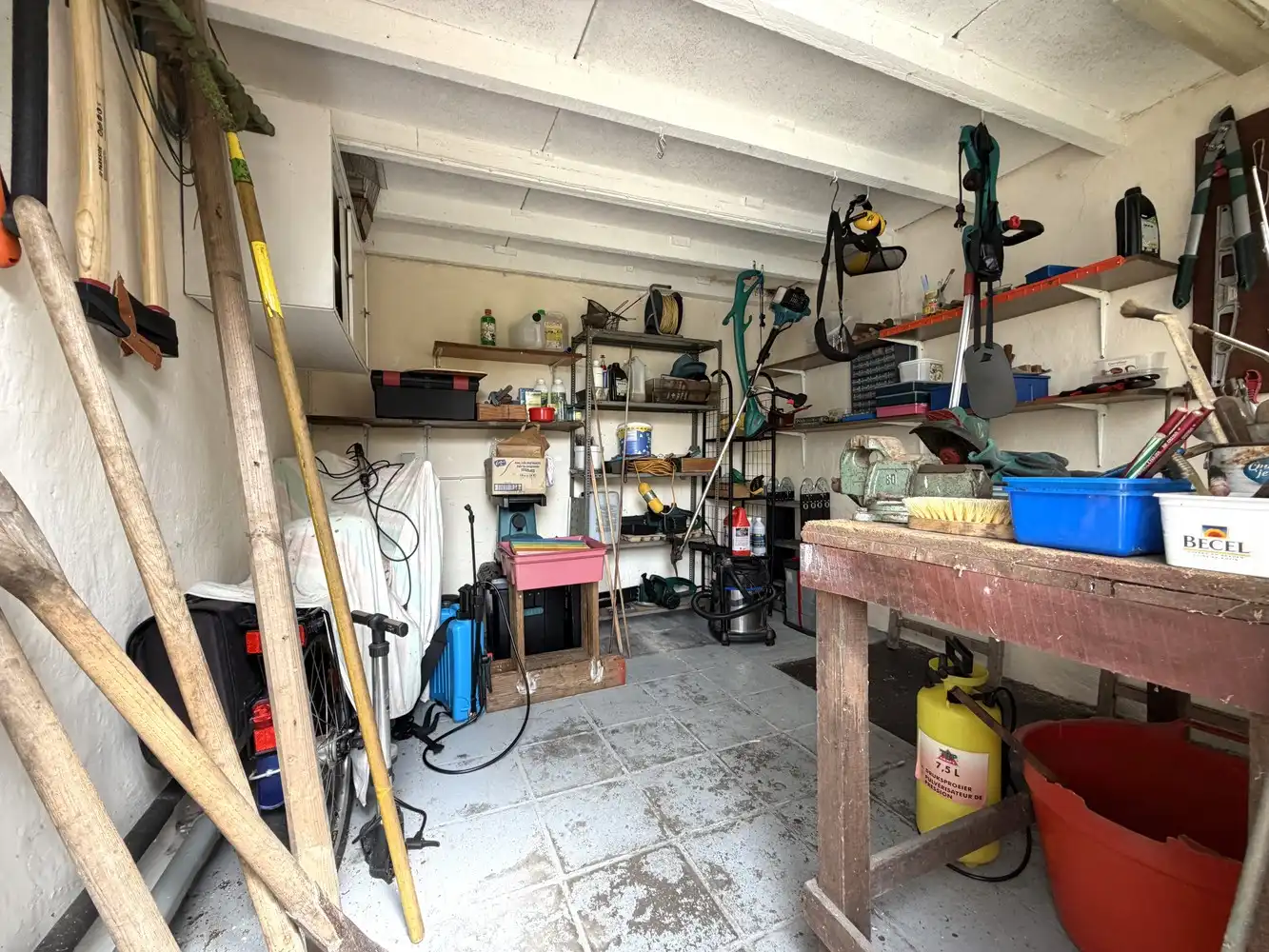Op te frissen alleenstaande woning met riante tuin foto 25